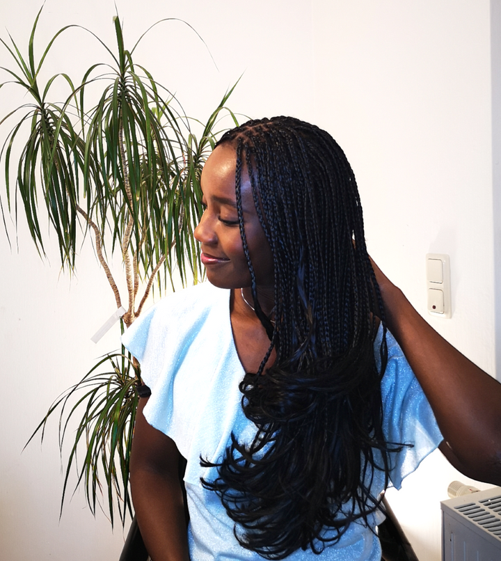 Besava Loose Curly Braids Short 1B